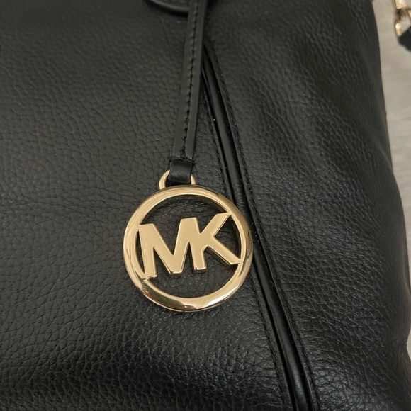 MICHAEL KORS SIERRA LARGE SATCHEL - Picture 2 of 9